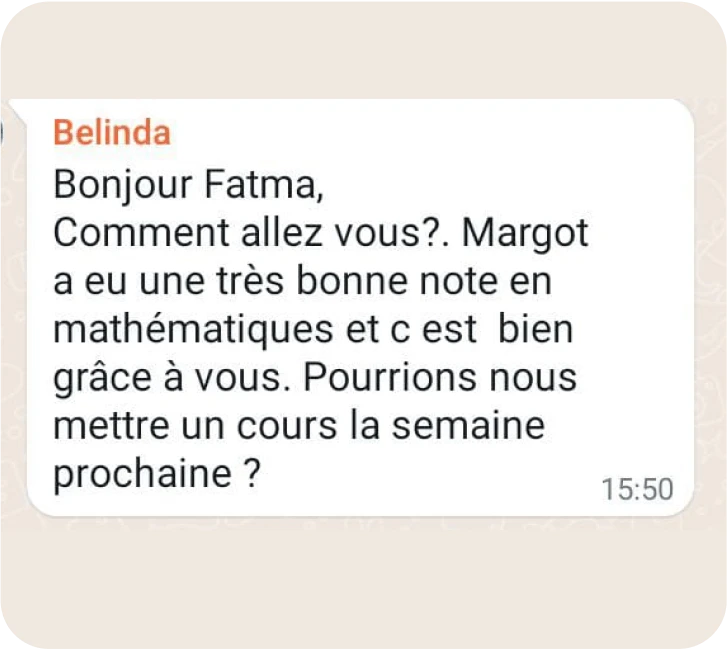 Professeur recevant des témoignages positifs sur ses cours particuliers